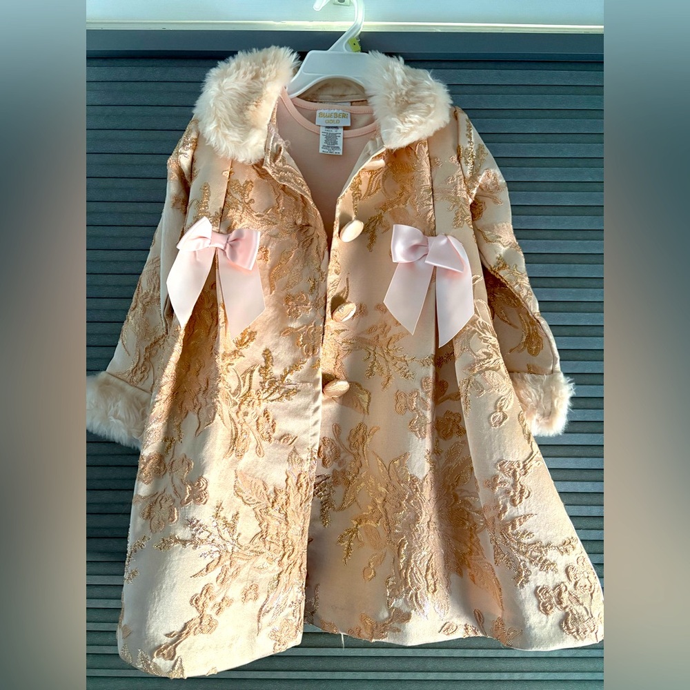 Blueberi Boulevard Pink Floral Kids Cape with Faux Fur